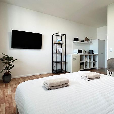 Air-Conditioned Studio, Close To City Centre & Tram Stop Bratislava Exterior foto