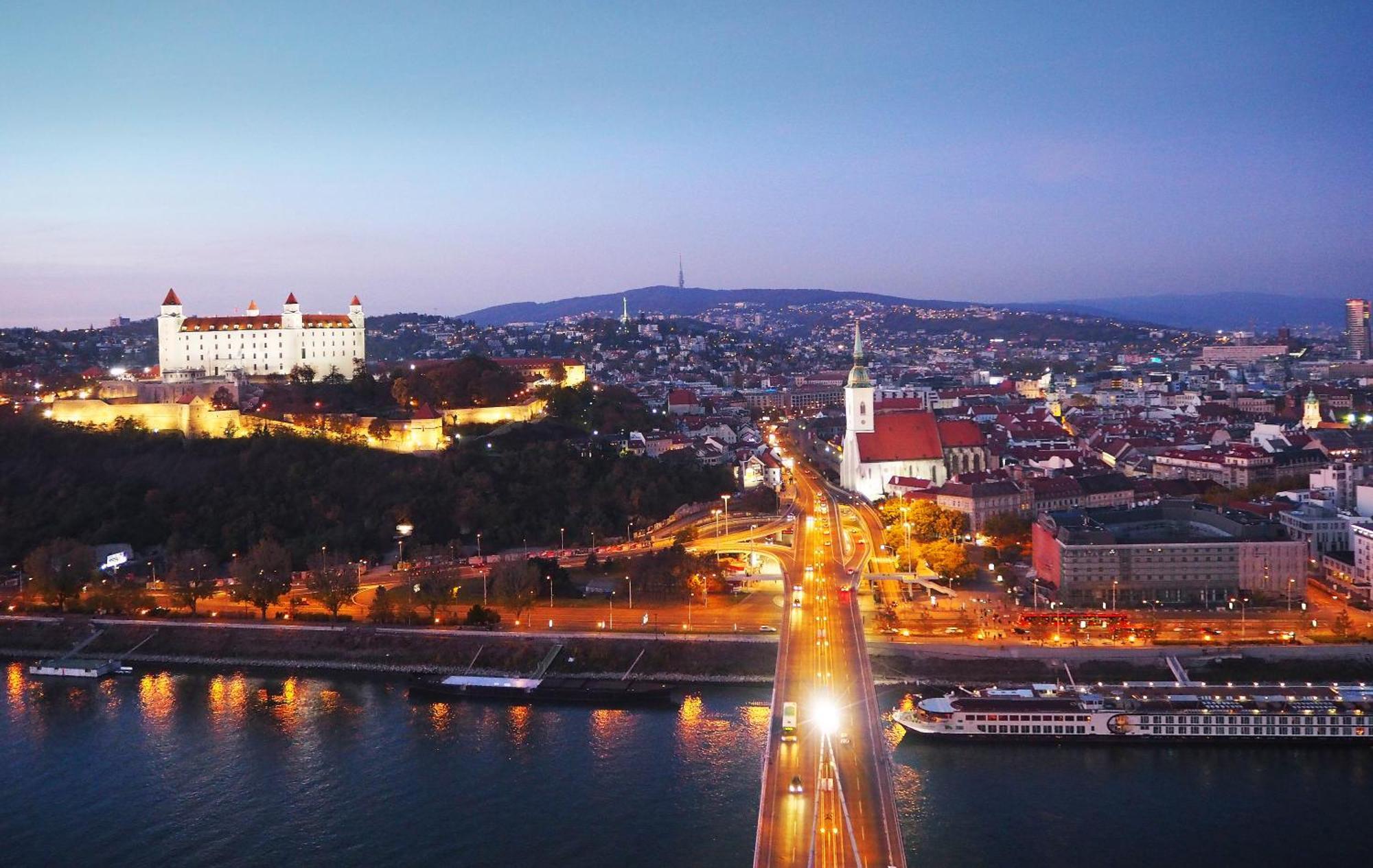 Air-Conditioned Studio, Close To City Centre & Tram Stop Bratislava Exterior foto