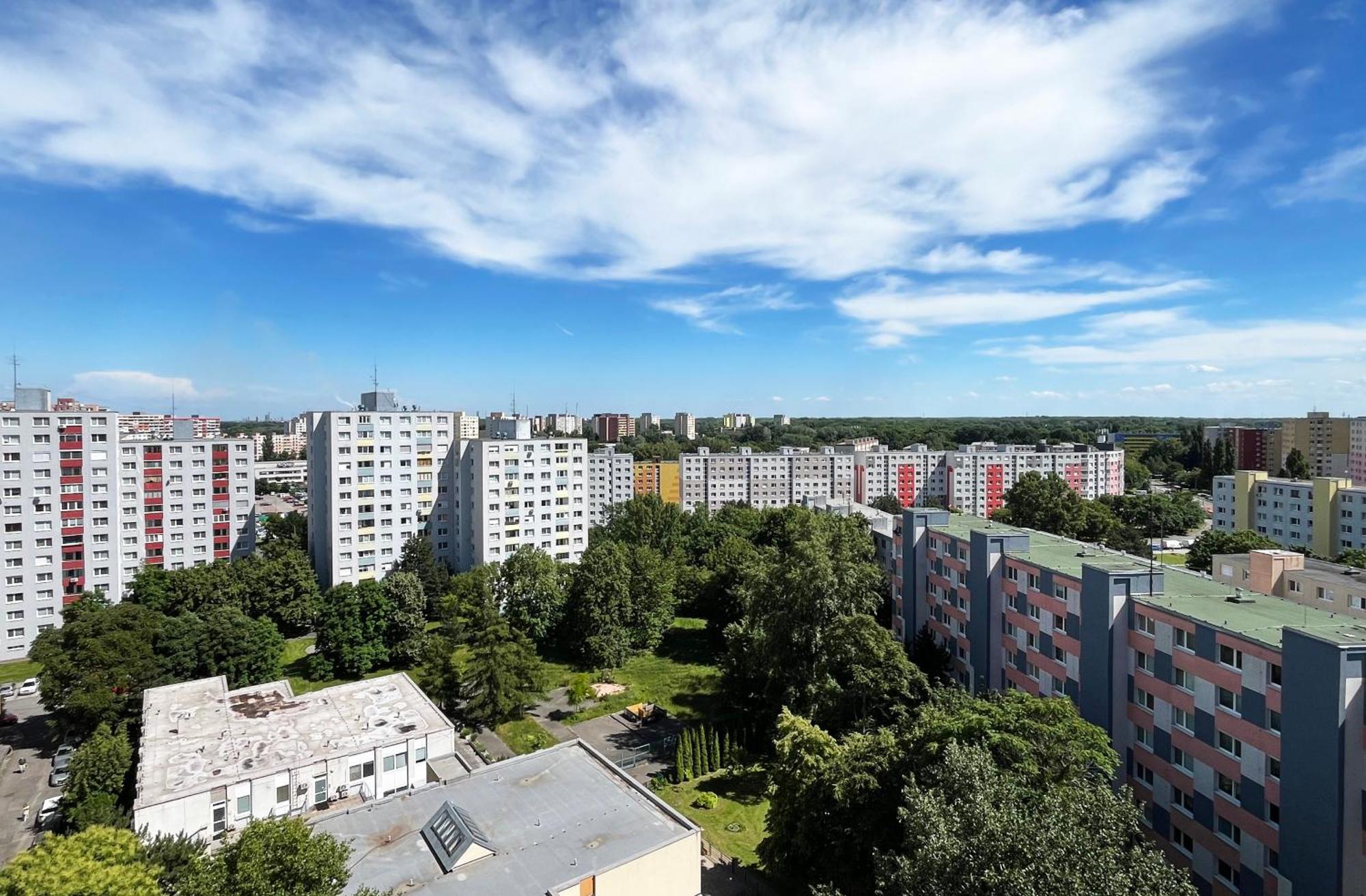 Air-Conditioned Studio, Close To City Centre & Tram Stop Bratislava Exterior foto